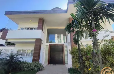 Casa luxuosa em condomínio do mais alto padrão, pedra de itaúna, 1000m², 6 suítes, spa, piscina, 8 vagas.