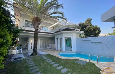 Casa em condomínio com lazer, segurança 24hs, 5 suítes, piscina, espaço gourmet e sauna, em frente ao recreio shopping.