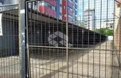Terreno com 581m² próximo ao zaffari do bairro santana