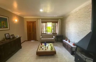 Casa  5 (cinco ) quartos, sendo 4 (suítes) 300m² privativo ,bairro tristeza, porto alegre