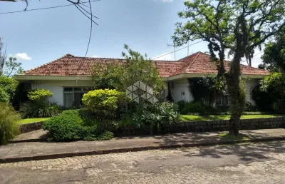 Casa com 6 quartos à venda na Travessa Trindade, 130, Jardim Lindóia, Porto Alegre