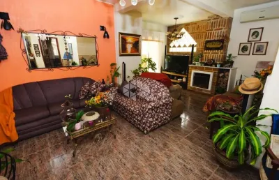 Casa sobrado de 3 quartos com pátio amplo no bairro moinhos de ventos