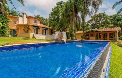 Vende-se mansão no pq silvino pereira. mansão cinematográfica!