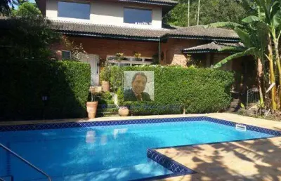 Vende-se linda casa 4 suítes na granja viana,  gvii, gleba 5.