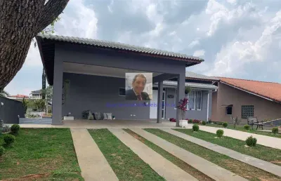 Vende-se linda casa nova, no cond. haras bela vista, com piscina e gourmet.