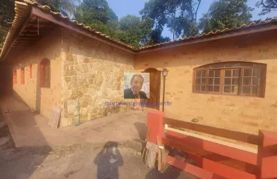 Aluga-se ou vende-se casa 3dorm/1suíte, 4 vagas, no condomínio vila verde.