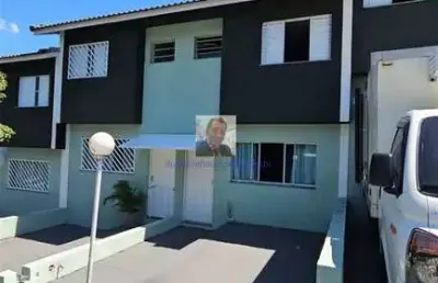 Casa a venda 2dorm/ no condomínio parque dos ipes, 2 vagas.