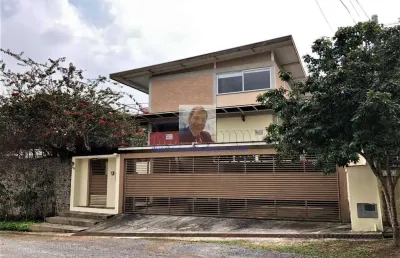 Vende-se casa na associação vila sto. antonio (miolo da granja) - arq. mode
