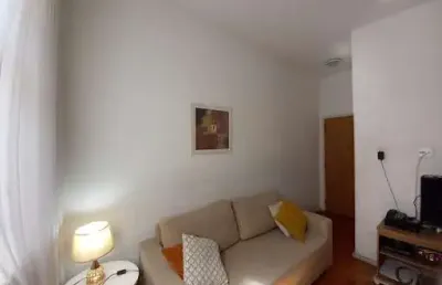 Apartamento com dois quartos no melhor ponto do fonseca