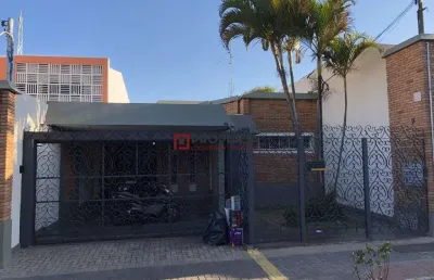 Casa térrea a venda, centro de atibaia, 3 dormitórios, 1 suite, 3 banheiros, 2 vagas.