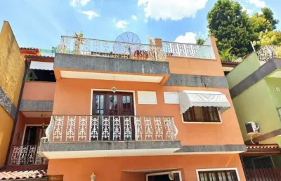 Casa triplex, 03 quartos, piscina com hidro, sauna  e varanda gourmet na freguesia - jacarepaguá - rj.