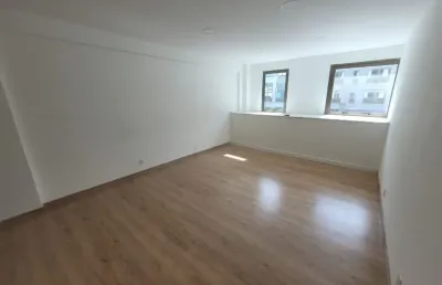 Sala comercial à venda com 30m²  e 1 vaga de garagem na barra da tijuca