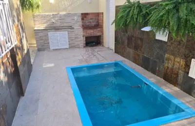 Casa na freguesia com 4 quartos (1 suíte), 4 banheiros e 2 vagas de garagem, preço imbatível! oportunidade única!