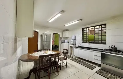 Casa  à venda no centro de carapicuíba/sp - ao lado da estação !