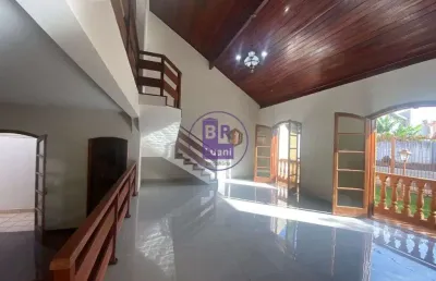 Casa com 5 quartos para alugar no Jardim Montreal, Londrina 