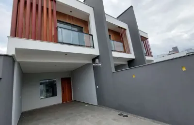 Sobrado geminado de 3 quartos sendo uma suíte com 113 m² privativos no costa e silva