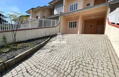 Casa com 3 quartos à venda no Bom Retiro, Joinville 
