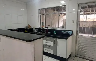 Casa com 2 quartos para alugar na Rua Doutor Luiz Camargo Aranha, 162, Jardim Aracy, Mauá