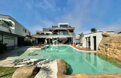 Casa com 8 suítes no módulo 16 da riviera codigo: 93170