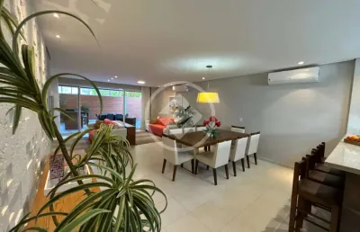 Casa de condomínio à venda com 4 suítes, 4 vagas, 350 m², a 300 metros da praia da enseada, guarujá/sp. codigo: 100990