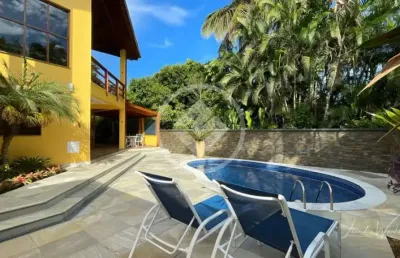 Casa alto padrão com 05 suites no itamambuca em ubatuba. codigo: 126544