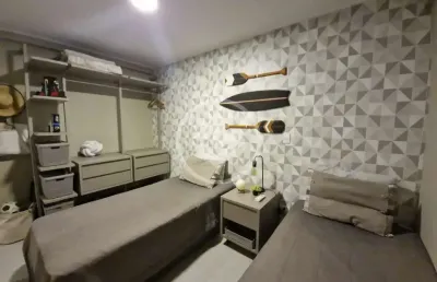 Lindo apartamento reformado e mobiliado com lazer de resort na praia da enseada com vista p mar codigo: 129378