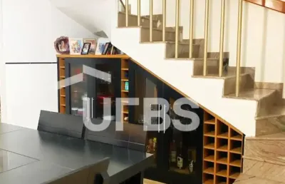 Vendo sobrado com 5 quartos e duas suítes no setor jaó