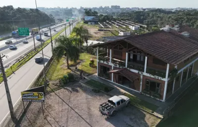 Casa escritório e showroom 700m2, barracão 1.187,50m2. terreno com 6.271,11 m2, em são josé dos pinhais (contorno sul).