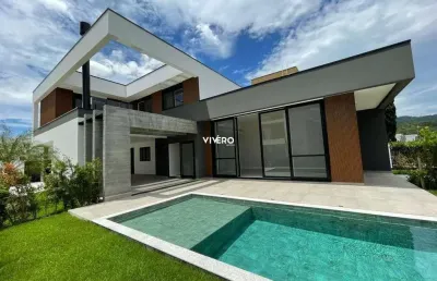 Residência de alto padrão em condomínio exclusivo em camboriú