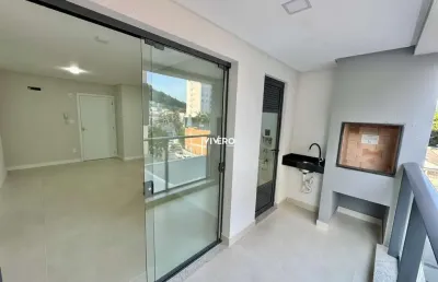 02 dormitórios sendo 01 suíte, 01 vaga privativa, sacada com churrasqueira, melh