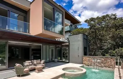 Casa no condomínio horizontal praia brava com 05 suítes, excelente localização n