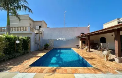 Excelente casa com piscina bem próximo ao centro de arapongas - paraná