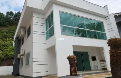 Linda casa na praia dos amores em balneário camboriú com 05 dormitórios