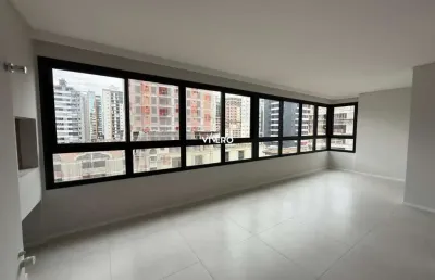 Apartamento no edifício la joie com 3 suítes em itapema