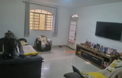 A&m imóveis vende excelente casa no centro de são sebastião
