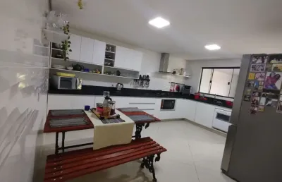 A&m imóveis vende excelente casa no setor de mansões