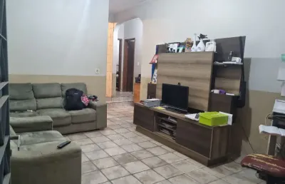 A& imoveis vende exelente casa no condominio fechado  na df 425