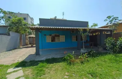Casa com 2 dormitórios à venda, 55 m² por r$ 270.000,00 - extensão serramar - rio das ostras/rj