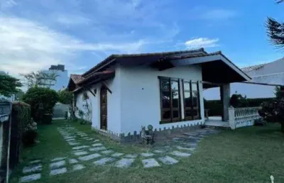 Casa à venda, 210 m² por r$ 3.200.000,00 - cavaleiros - macaé/rj.