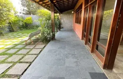 Casa com 3 dormitórios à venda, 250 m² por r$ 5.000.000,00 - cavaleiros - macaé/rj.