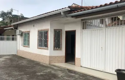 Casa com 2 dormitórios à venda, 58 m² por r$ 200.000,00 - cidade praiana - rio das ostras/rj