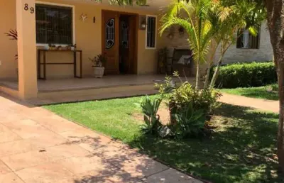 Casa com 5 dormitórios à venda, 220 m² por r$ 900.000,00 - bosque beira rio - rio das ostras/rj