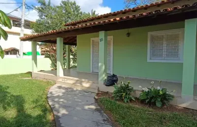Casa a venda , com 147m2 de área construída, na extensão do bosque - rio das ostras/rj