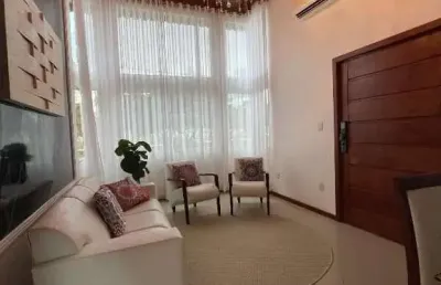Atlântica imóveis tem excelente casa mobiliada no condomínio costa paradiso- engenho da praia, macaé rj