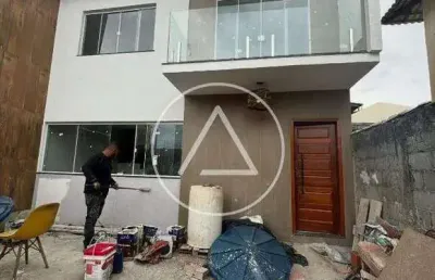 Atlântica imóveis tem excelente duplex à venda, por r$ 395.000,00