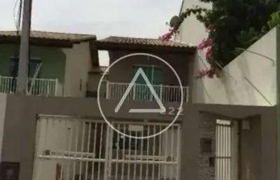Atlântica imóveis tem excelente casa espaçosa com 3 quartos, sendo 1 suíte – conforto e praticidade para toda a família!