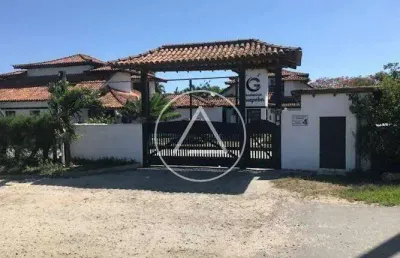 Excelente casa em condomínio localizada em búzios para venda.
