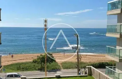 Atlântica imóveis tem excelente apartamento com vista para o mar – 1 quarto | mobiliado | 1 vaga de garagem | pé na areia