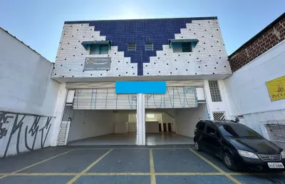 Aluga-se galpão/salão comercial com 330m2 na av emílio ribas