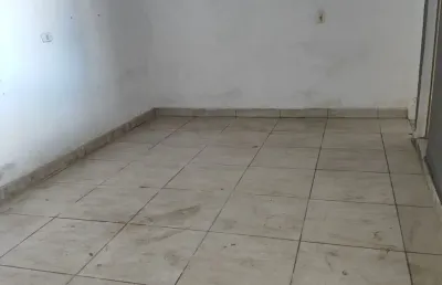 Aluga - se casa com 2 cômodos no cocaia em guarulhos